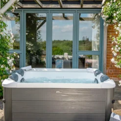 Spa rigide oslo plus mspa 6 personnes gris. 4 coussins. Bâche incluse. Hydromassages système. 180 x 180 x 65 cm